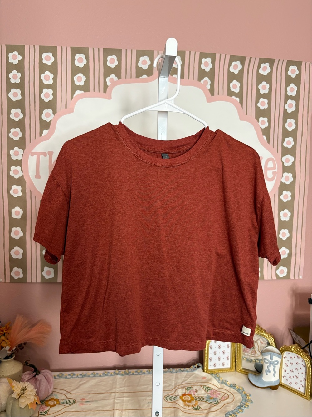 Vuori Woman’s Cropped Crewneck Tee - Rust